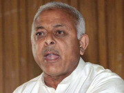 جعلی ڈگری کیس وزیر پٹرولیم غلام سرور کو 28 فروری کیلیے حاضری کا آخری موقع