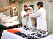 بلوچستان طالبان کمانڈر بھارتی باشندوں سمیت 39 گرفتار ایک لاکھ ڈالر برآمد  