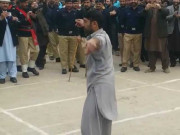 سینٹرل جیل پشاور میں بھی تبدیلی آگئی  قیدیوں کی موج مستی