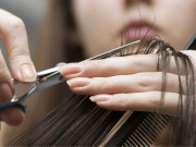 تُو ان زُلفوں کو کٹوا کر جو بھجواتی تو اچھا تھا