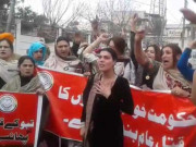 خیبر پختون خوا کے خواجہ سرا اپنے حقوق کے لئے سڑکوں پر نکل آئے