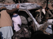 کرک میں کوچ اور پک اپ کے درمیان تصادم سے 11 افراد جاں بحق