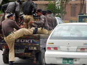 سندھ میں پولیس افسران کی بیگمات سپاہیوں سے بچوں کے ڈائپر تک تبدیل کرانے لگیں