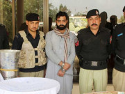 پشاور میں ہیروئن بنانے اور بیچنے والا ڈاکٹر گرفتار