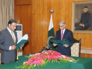 عابد شیرعلی نے وزیر مملکت برائے پانی و بجلی کا حلف اٹھا لیا 