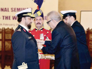 سربراہ قطر نیول فورس کو ہلال امتیاز ملٹری سے نوازا گیا