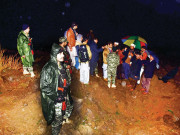 مانسہرہ کے صحافیوں کا متاثرہ علاقے جابہ کا دورہ کھودا پہاڑ نکلا چوہا