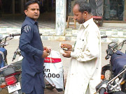 چارجڈ پارکنگ مافیا نے شہریوں سے کروڑوں روپے اینٹھ لیے