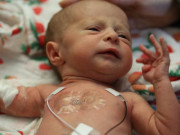 نومولود بچوں کے لیے پانی کے قطرے سے ہلکے بائیو سینسر تیار