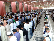 کراچی میں جمعۃ الوداع عقیدت و احترام سے منایا گیا ملکی سلامتی و استحکام کیلیے خصوصی دعائیں 