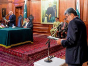 صمصام بخاری نے وزیر اطلاعات و نشریات پنجاب کے عہدے کا حلف اٹھالیا