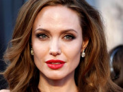 ملکوتی حسن کی مالک اینجلینا جولی کا نیا اعزاز