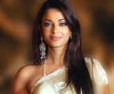 ایشوریہ رائے کی نئی تصاویر دیکھ کر مداحوں کو اداکارہ کی جوانی یاد آگئی