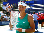 کیلیفورنیا ٹینس اسٹوسر نے ٹرافی اپنے نام کرلی آذرنیکا ناکام