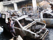 گارڈن میں ورکشاپ میں آگ لگنے سے 2 پولیس موبائل 3 کاریں اور جیپ جل گئی