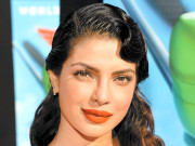 پریانکا کی فلم ’’زنجیر‘‘ تیار ٹریلر اور پہلے گانے نے دھوم مچادی