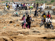 تباہ حال کراچی سے ایڈمنسٹریٹر بلدیہ کی لا تعلقی 8منٹ کا اجلاس کر کے گھر روانہ ہو گئے