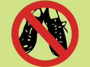 گھر میں جوتے پہننا منع ہے