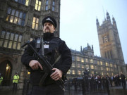 برطانیہ میں بھی مسجد پر حملہ ہتھوڑے سے نوجوان زخمی