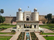 لاہورکا شاہی قلعہ کئی تہذیبوں کا مدفن