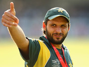 آفریدی نے اپنے نام پر بننے والی فلم سے نازیبا مناظر ہٹانے کا مطالبہ کردیا     