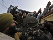 بھارتی یوم آزادی پر مقبوضہ و کشمیر میں یوم سیاہ ہڑتال مظاہرے جھڑپوں میں متعدد کشمیری زخمی