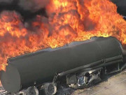 گلبائی فلائی اوور پر آئل ٹینکر میں ہولناک آتشزدگی