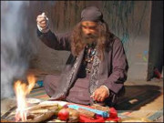 محبوب آپ کے قدموں میں