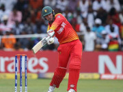 سین ولیمز نے یواے ای کی بولنگ کو کھلونا بناڈالا