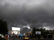 تیز ہوائیں اور بارش برسانے والا سسٹم ملک میں داخل کراچی میں بارش کا امکان