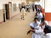 وکلا نے زبردستی ماڈل کورٹس میں کام بند کروا دیا