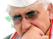 بی جے پی کی وزیر خارجہ سلمان خورشید پر شدید تنقید کا کروچ کا لقب دے ڈالا 