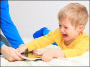 موبائل سے اپنے بچوں کی زندگی برباد نہ کیجیے