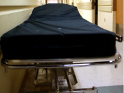  انتظامیہ کی غفلت تعلقہ اسپتال مانجھند سے جنریٹر اے سی چوری 