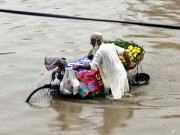 راولپنڈی اور اسلام آباد میں طوفان بادوباراں سے تباہی