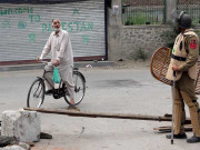 بھارت کا کشمیر میں جاری تجارت معطل رکھنے کا فیصلہ