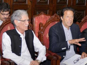 پی ٹی آئی بھی موروثی سیاست کا شکارپرویز خٹک کے بھائی کو وزیر بنانے کی منظوری