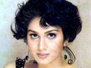 مناکشی کو شبھاش گئی کی فلم ’’ ہیرو‘‘ سے شہرت ملی