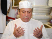 نواز شریف کی داتا دربار حاضری اور فاتحہ خوانی