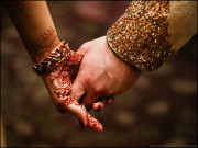 بیوی نہیں ملکہ ہے یہ