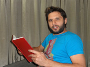 شاہد آفریدی کی سوانح عمری سے اٹھنے والا طوفان تھم نہ سکا