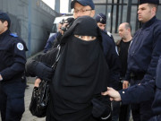 برطانیہ میں مسلمان خاتون کو عدالت میں برقعہ اتارنے کا حکم 