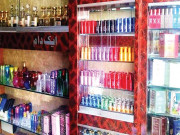 کراچی جامع کلاتھ پر قدیم دکان قنوج آج بھی عطر کا مرکز