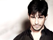 سدھارنتھ ملہوترا نے اپنے ہی فین کلب کیخلاف ہرجانہ کردیا