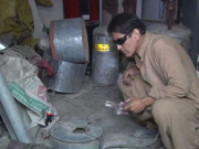 بلوچستان کے ممتاز مصور منیر احمد غربت کے باعث پانی کی ٹنکیاں بنانے پر مجبور