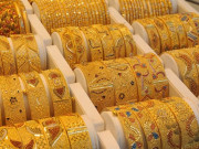 سونے کی قیمت 800 روپے گھٹ کر 71300روپے تولہ ہوگئی