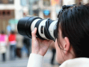 ڈگمگاتی صحافت میں خواتین صحافی پرعزم