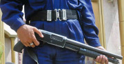 بینکوں میں تعینات نجی کمپنیوں کے بیشتر گارڈز کا اسلحہ ناکارہ نکلا
