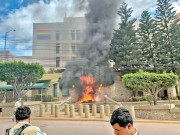 ہنڈوراس میں مظاہرین نے امریکی سفارت خانے کو آگ لگا دی