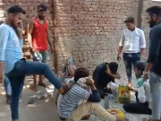 انتہا پسند ہندوؤں کا افطار میں گائے کا گوشت کھانے کا الزام لگا کر مسلمان مزدوروں پر تشدد